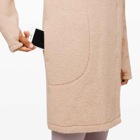 Lululemon Sincerely Sherpa Wrap in Heathered Cashew - Picture 3 of 10